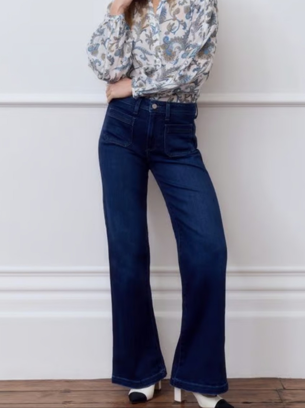 PAIGE Leenah Wide Leg Jean With Patch Pockets in Cambres Size 30